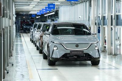 馬自達(dá)EZ-60雙喜臨門，榮膺“2025中國十佳車身”及“最佳材料獎(jiǎng)”